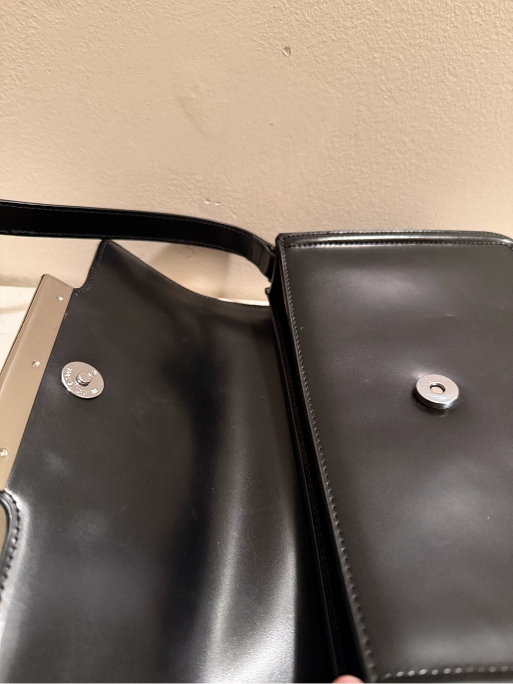 Cromia Black Italian Leather Structured Shoulder Bag made in Italy EUC - Picture 5 of 8